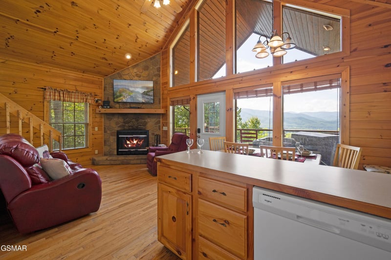 1876 Natures Ln, Sevierville, TN 37862