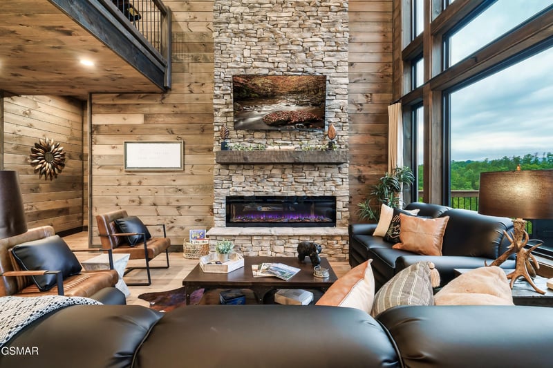 2420 Cove Mtn Ln, Sevierville, TN 37862