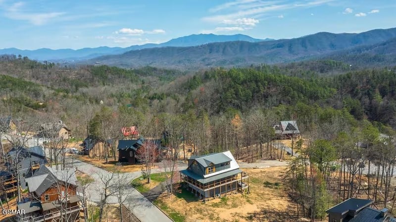 2810 Red Sky Dr, Sevierville, TN 37862