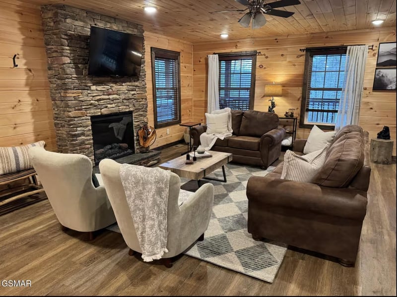2117 Bluff Ridge Rd, Sevierville, TN 37876