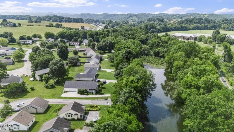 1733 Snapp Rd, Sevierville, TN 37862