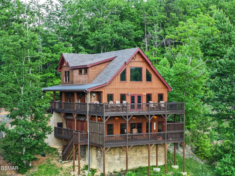 2344 Coopers Hawk Way, Sevierville, TN 37862