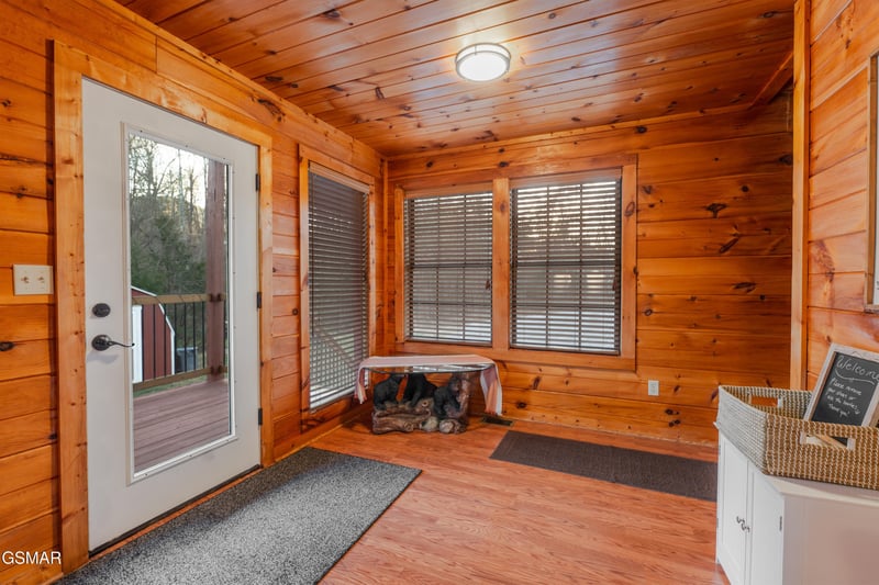 1220 Sugar Loaf Rd, Sevierville, TN 37876