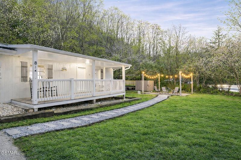 814 Gnatty Branch Rd, Sevierville, TN 37876