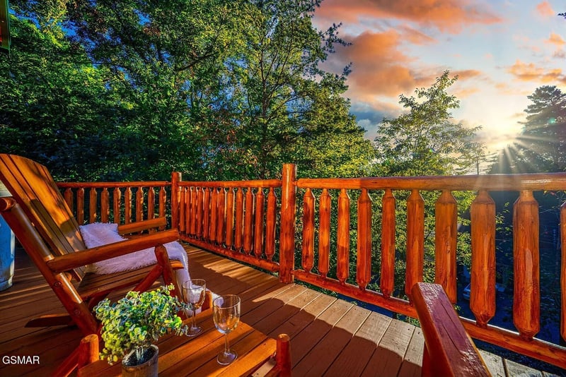 2924 Pine Haven Dr, Sevierville, TN 37862