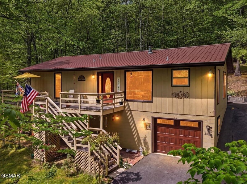 2931 Mountain Blvd, Sevierville, TN 37876