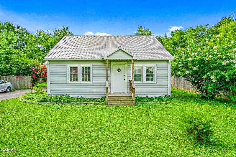 2404 Cedar Ln, Knoxville, TN 37918