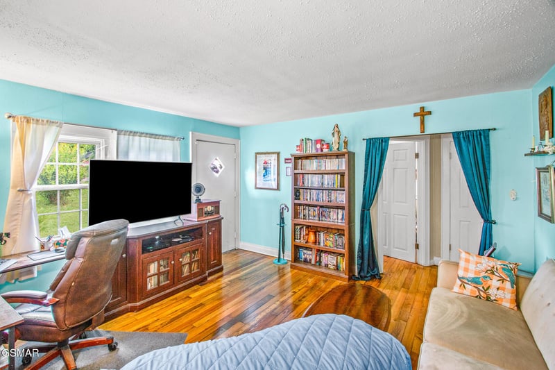2404 Cedar Ln, Knoxville, TN 37918