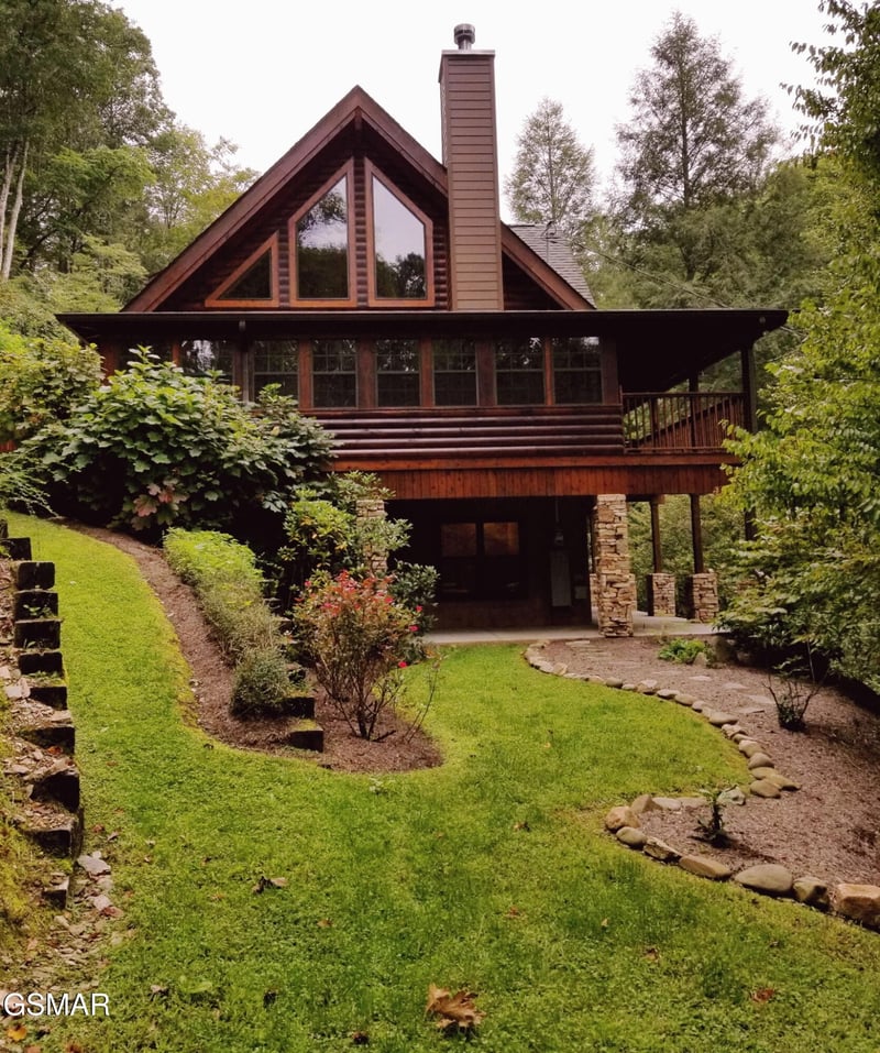 2202 Price Cove Rd, Sevierville, TN 37876