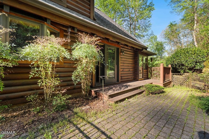2202 Price Cove Rd, Sevierville, TN 37876