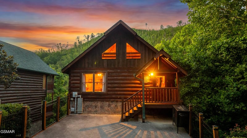 830 Black Bear Cub Way, Sevierville, TN 37862