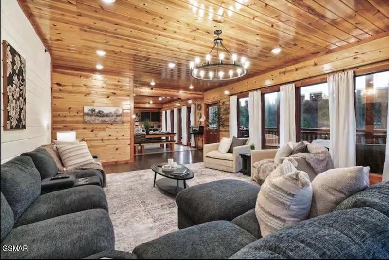 3328 Smoky Ridge Way, Sevierville, TN 37862
