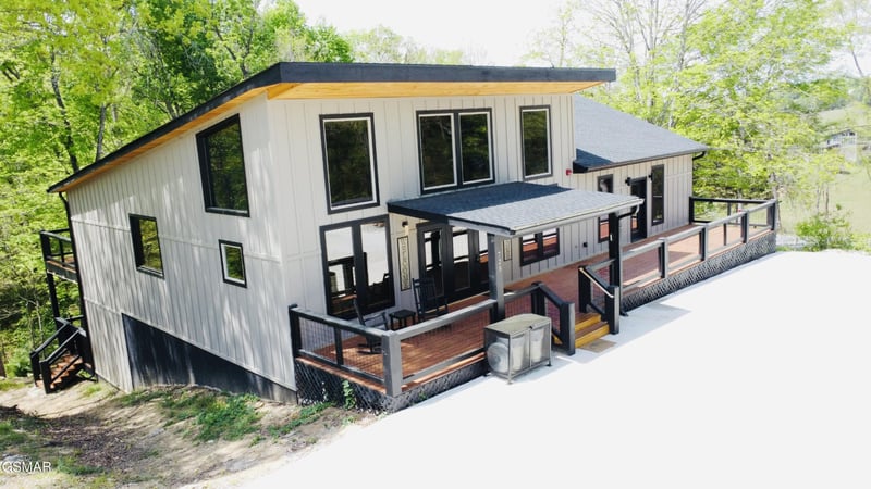 725 Timberlake Cir, Sevierville, TN 37876