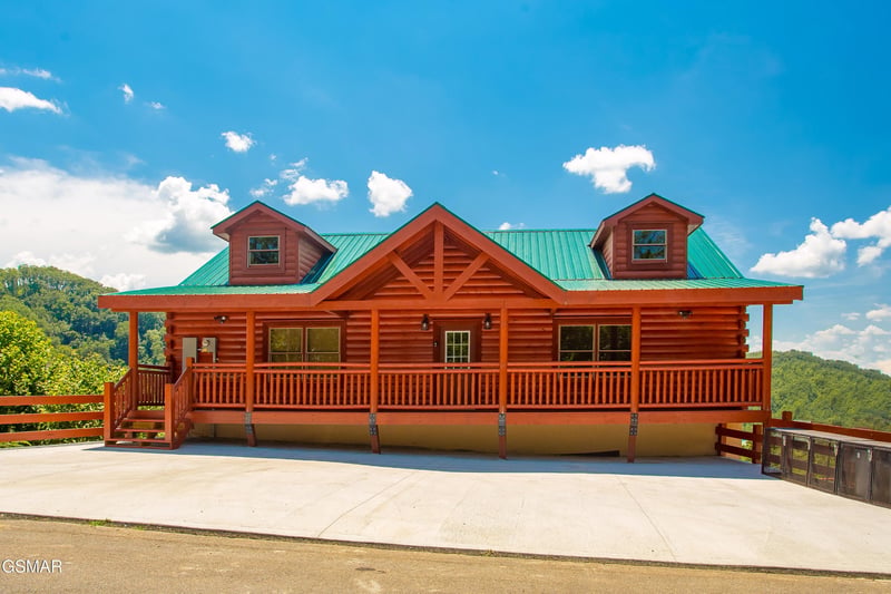 3270 Lonesome Pine Way, Sevierville, TN 37862