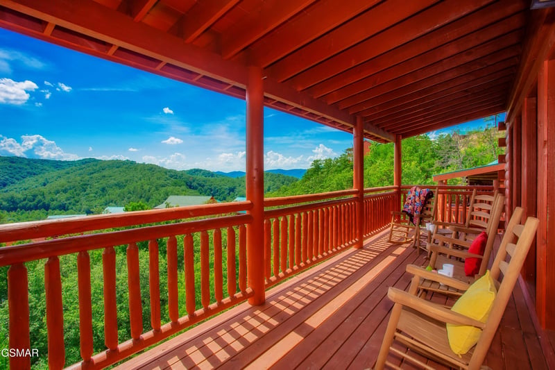 3270 Lonesome Pine Way, Sevierville, TN 37862