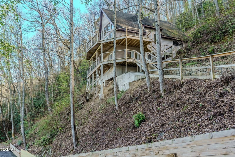 2821 Overholt Trl, Sevierville, TN 37862