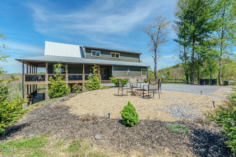 2927 Joyner Hills Ln, Sevierville, TN 37876