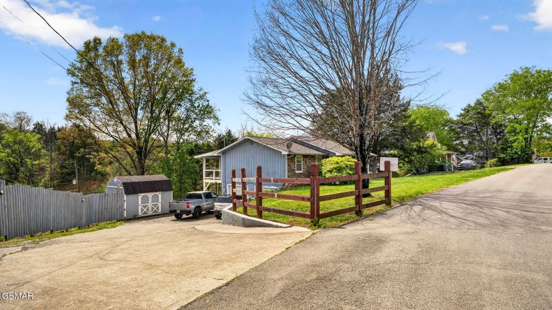 1214 Cherokee Circle Dr, Sevierville, TN 37862