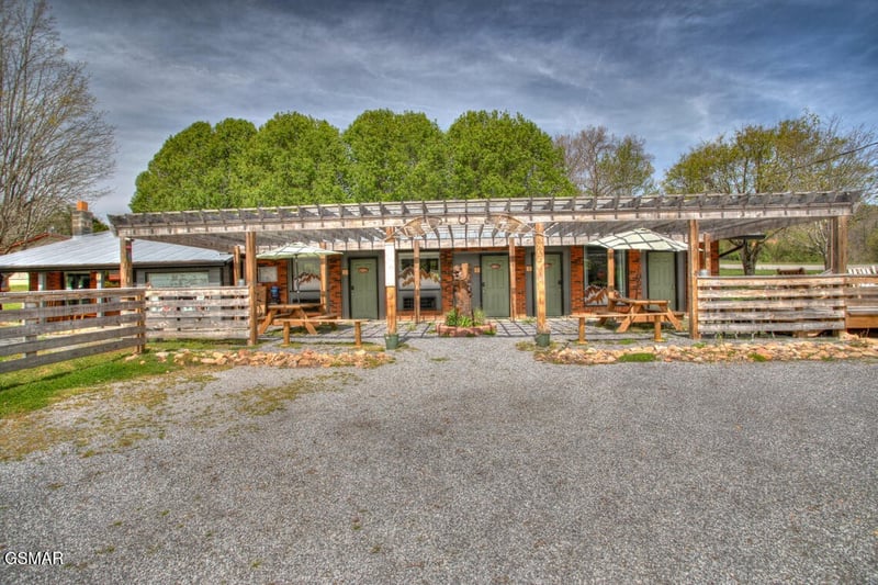 3804 Wears Valley Rd, Sevierville, TN 37862