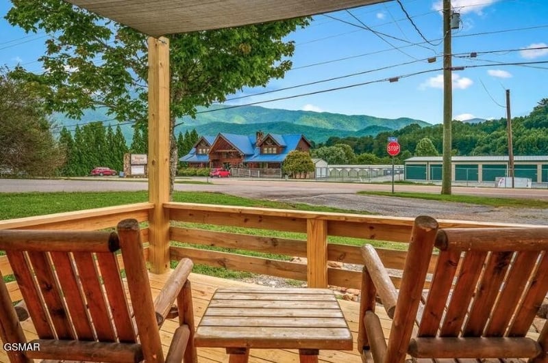 3804 Wears Valley Rd, Sevierville, TN 37862
