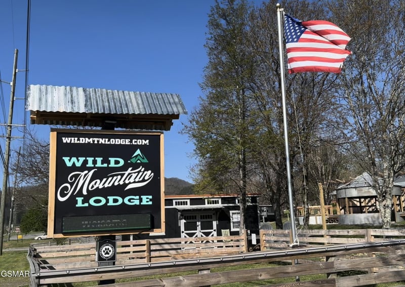 3804 Wears Valley Rd, Sevierville, TN 37862