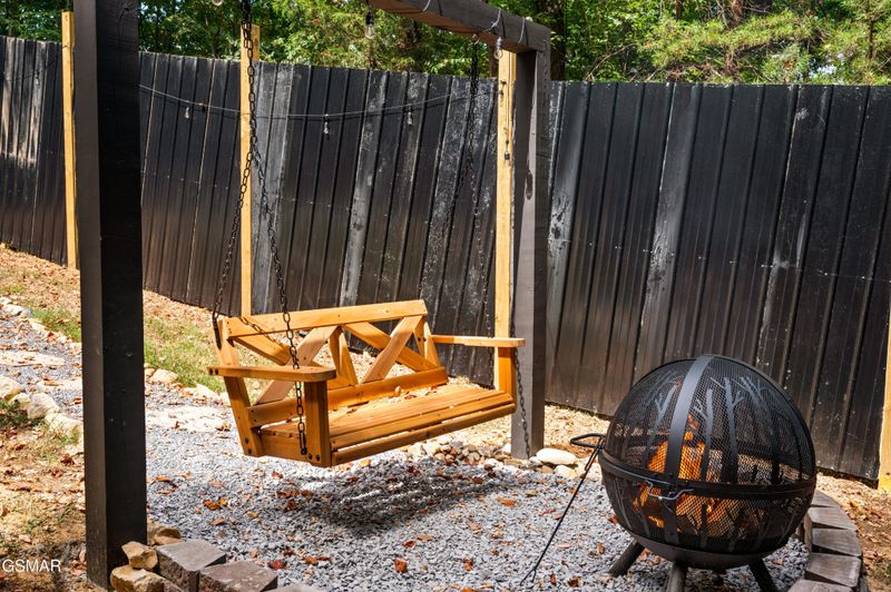 3758 Old Thomas Cross Rd, Sevierville, TN 37876
