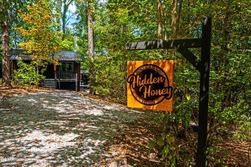 3754 Old Thomas Cross Rd, Sevierville, TN 37876