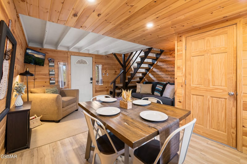 1638 S Mountain View Rd, Sevierville, TN 37876