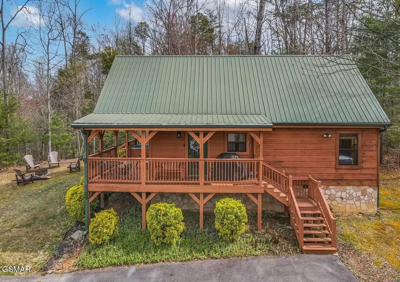 2062 Bird Ridge Rd, Sevierville, TN 37876