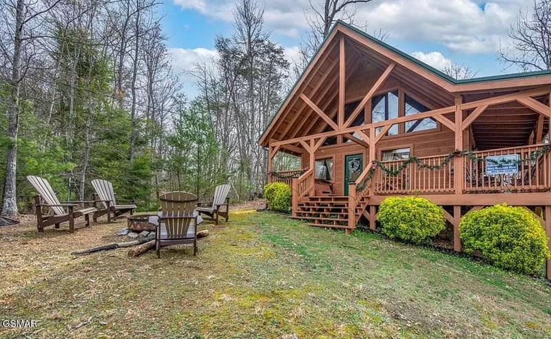 2062 Bird Ridge Rd, Sevierville, TN 37876