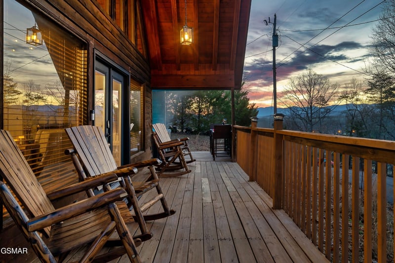 720 Timberlake Dr, Sevierville, TN 37862