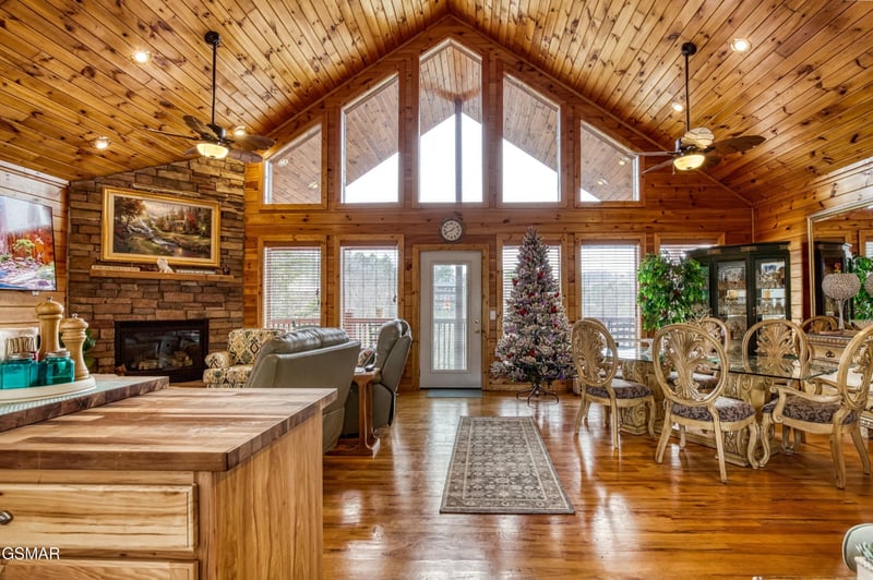 2716 Knights Ln, Sevierville, TN 37862
