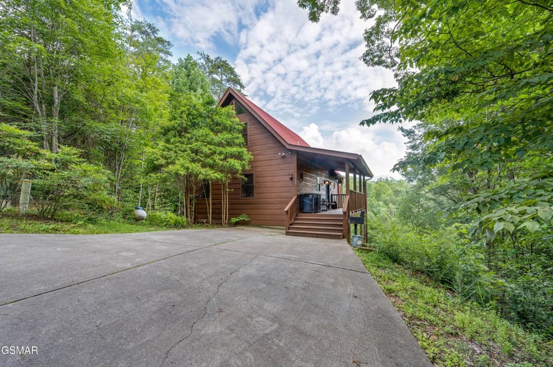 1705 Quail Hollow Way, Sevierville, TN 37876