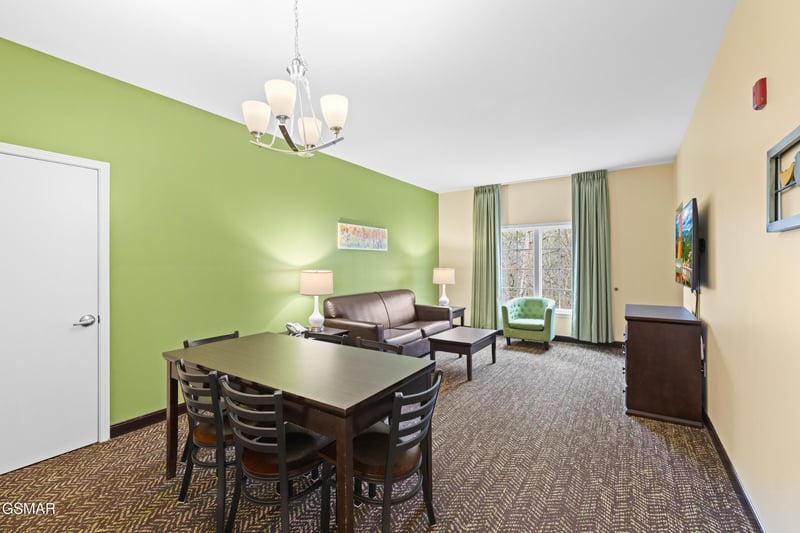 225 Collier Dr #1317, Sevierville, TN 37862