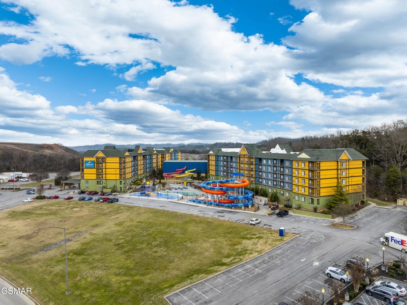 225 Collier Dr #1317, Sevierville, TN 37862