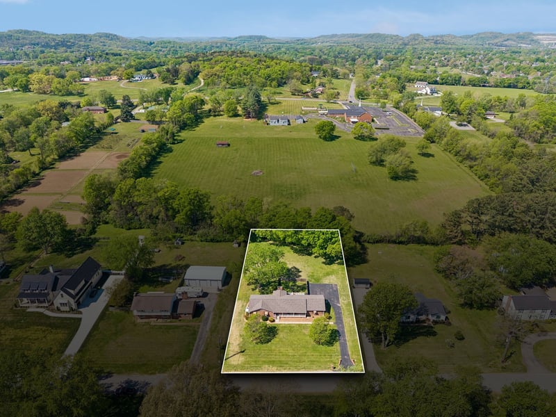 1002 Shannon Ln, Franklin, TN 37064