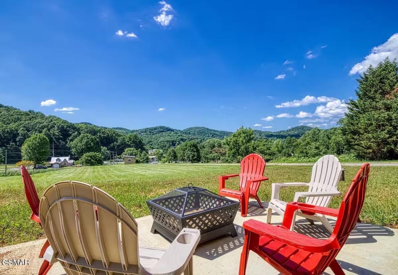 3136 Thomas Headrick Rd, Sevierville, TN 37862
