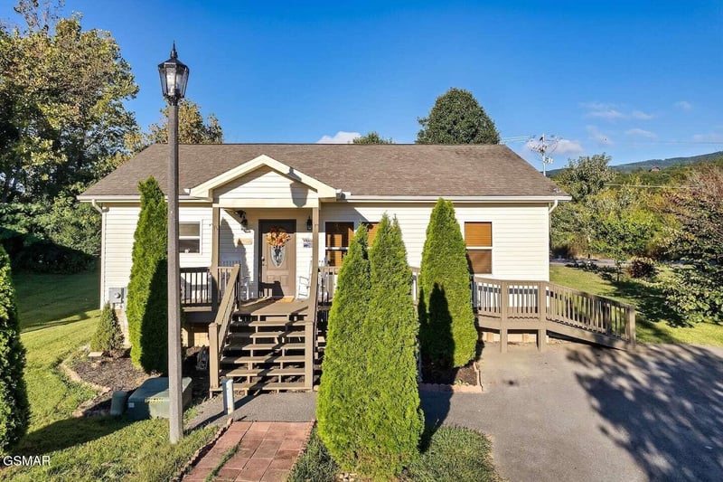 2012 Slippery Rock Cir, Sevierville, TN 37862