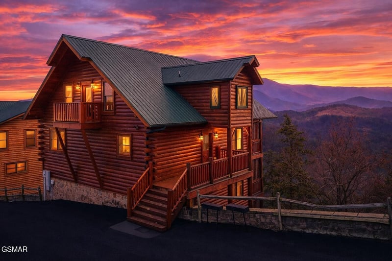 3032 Hickory Lodge Dr, Sevierville, TN 37862