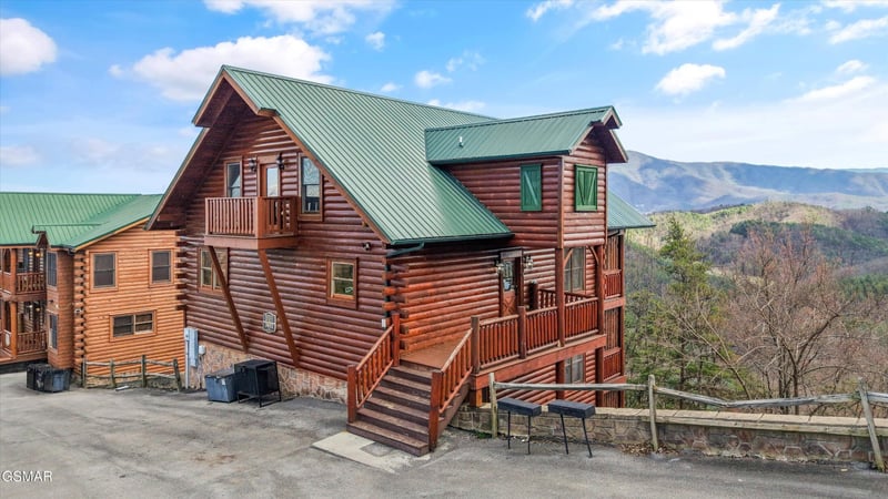 3032 Hickory Lodge Dr, Sevierville, TN 37862