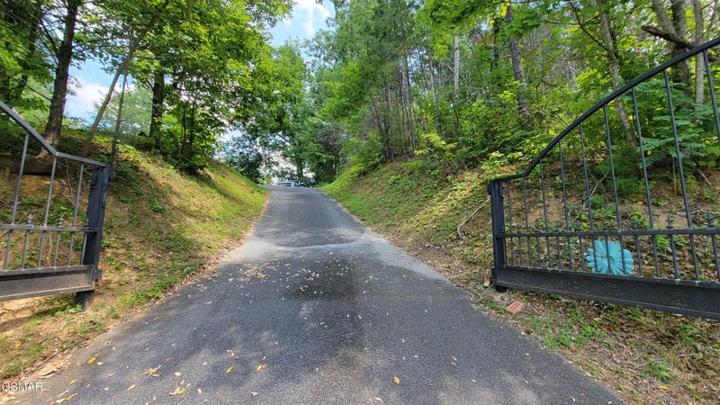 3208 Emerald Springs Loop, Sevierville, TN 37862