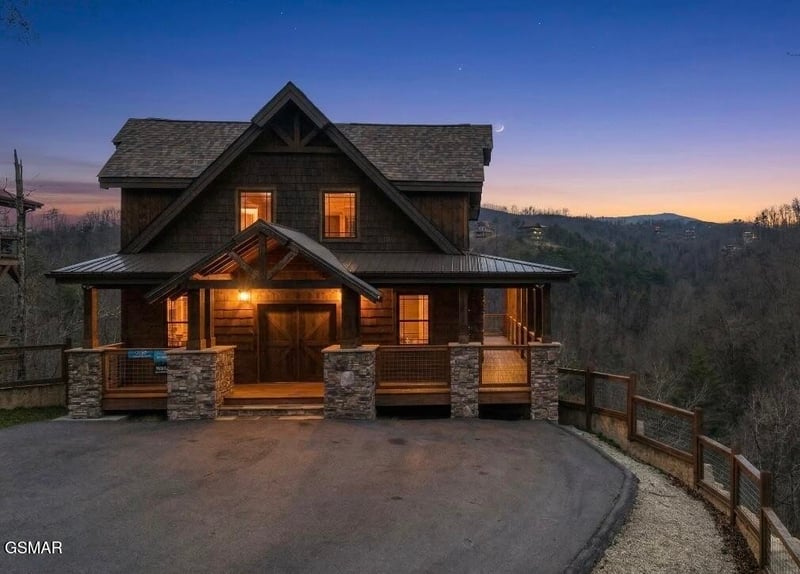 2011 Turkey Creek Way, Sevierville, TN 37862