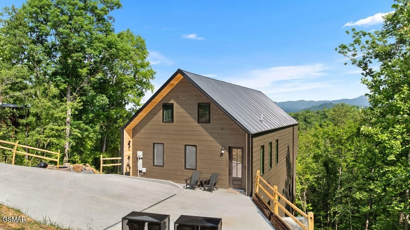 1863 Bluff Ridge Rd, Sevierville, TN 37876