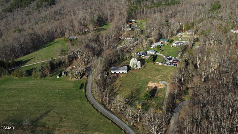 2737 Clabo Rd, Sevierville, TN 37862