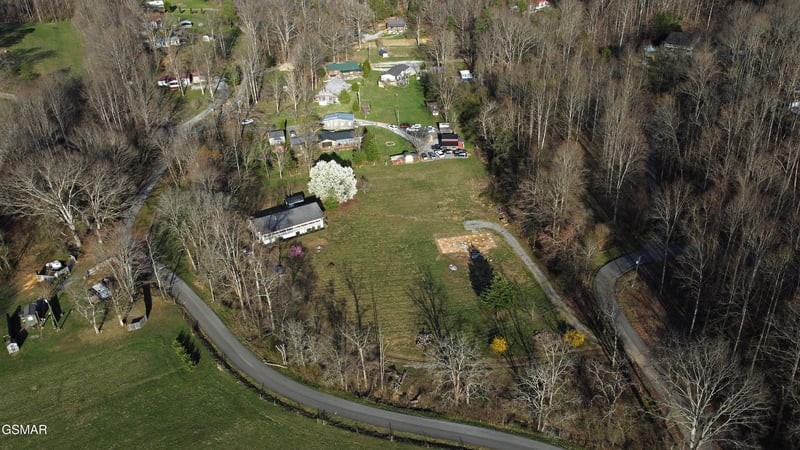 2737 Clabo Rd, Sevierville, TN 37862