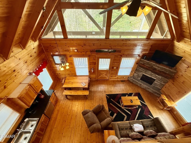 1724 Azalea Cir, Sevierville, TN 37876