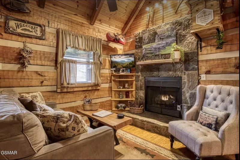 448 Hideaway Ridge Cir, Sevierville, TN 37862