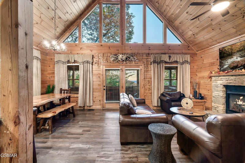 1617 Silver Poplar Ln, Sevierville, TN 37876