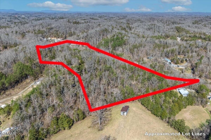 736 Panther Creek Rd, Sevierville, TN 37876