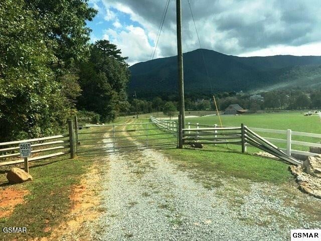 3557 Wears Valley Rd, Sevierville, TN 37862